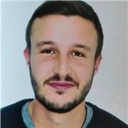 Profesor de inglés, francés, catalán, castellano y geografía.